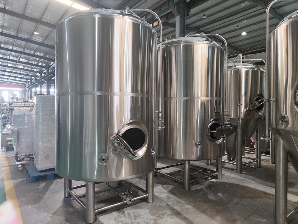 60HL Double wall bright beer tank